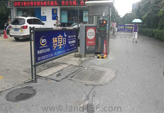 山水方圓小區(qū)車牌識(shí)別系統(tǒng)